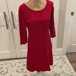 red quarter sleeve scoop neck dress. Great for holiday party